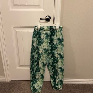 Wore them once, very good condition. So comfy!